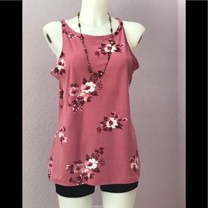 No Boundaries tee top